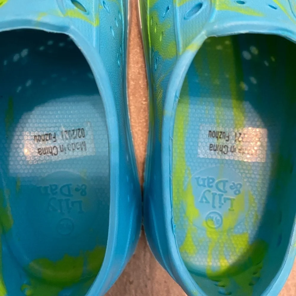 Girls Lily & Dan Blue and Green Slip-On Shoes Water Size 9 / 10